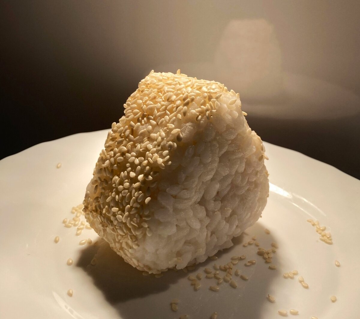 Как приготовить онигири из обычного риса в домашних условиях: рецепт и советы