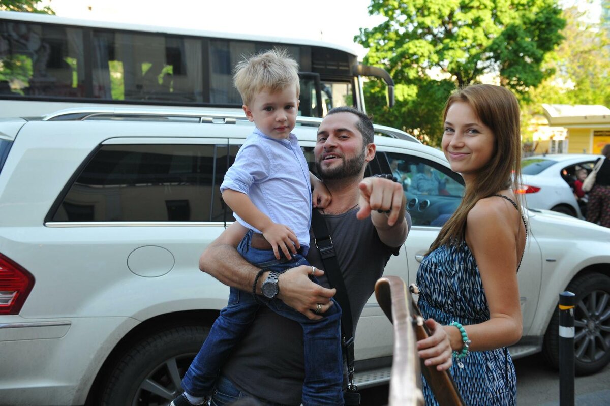 Иракли с женой и сыном на Бали OK-magazine.ru