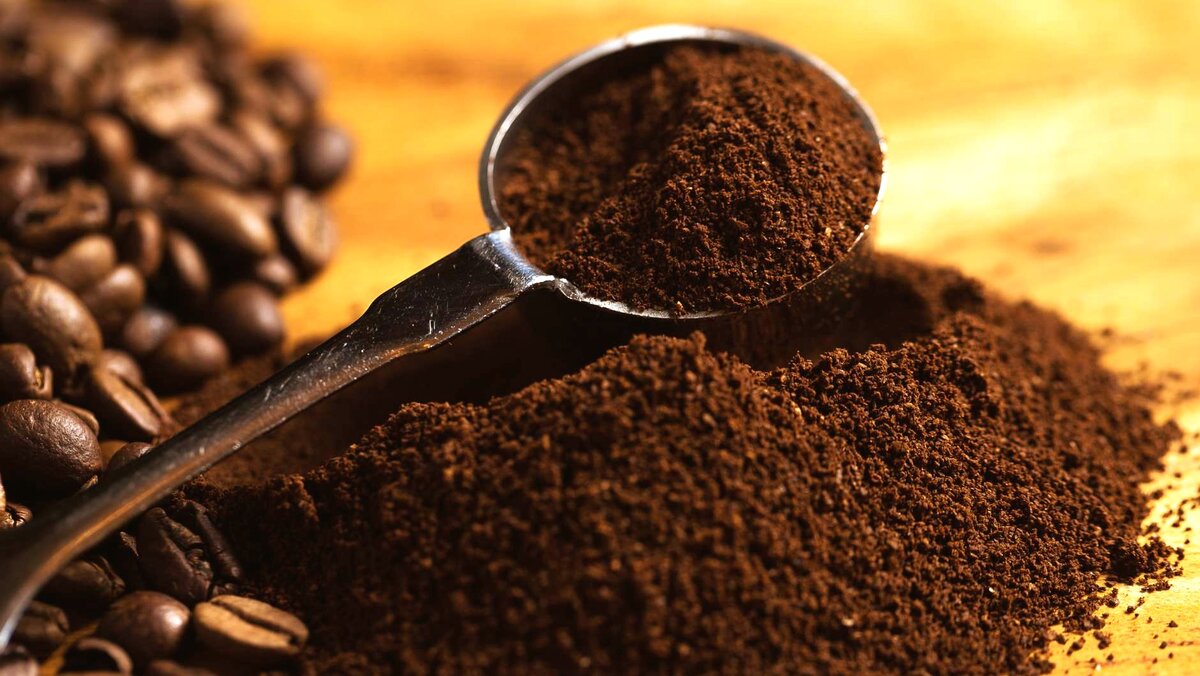 Кофейная гуща после термической обработки содержит калий, фосфор, магний, марганец, цинк