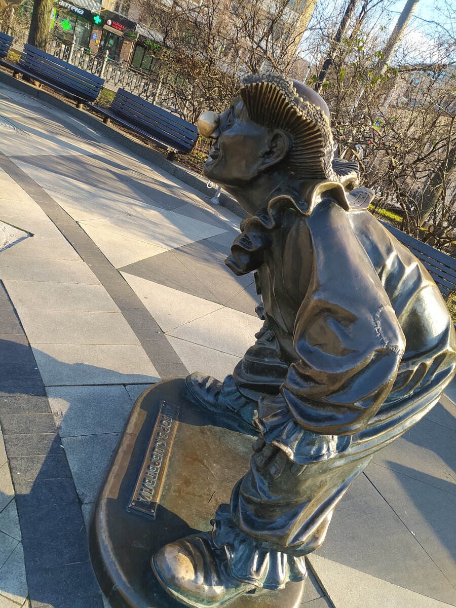 Цветной бульвар /фото автора (листайте далее)