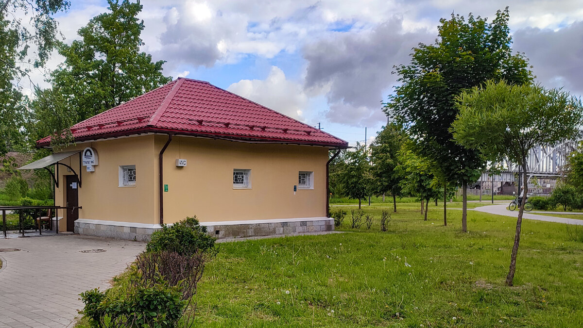 Бесплатные туалет "Водоканал" Санкт-петербург, фотография из архива автора