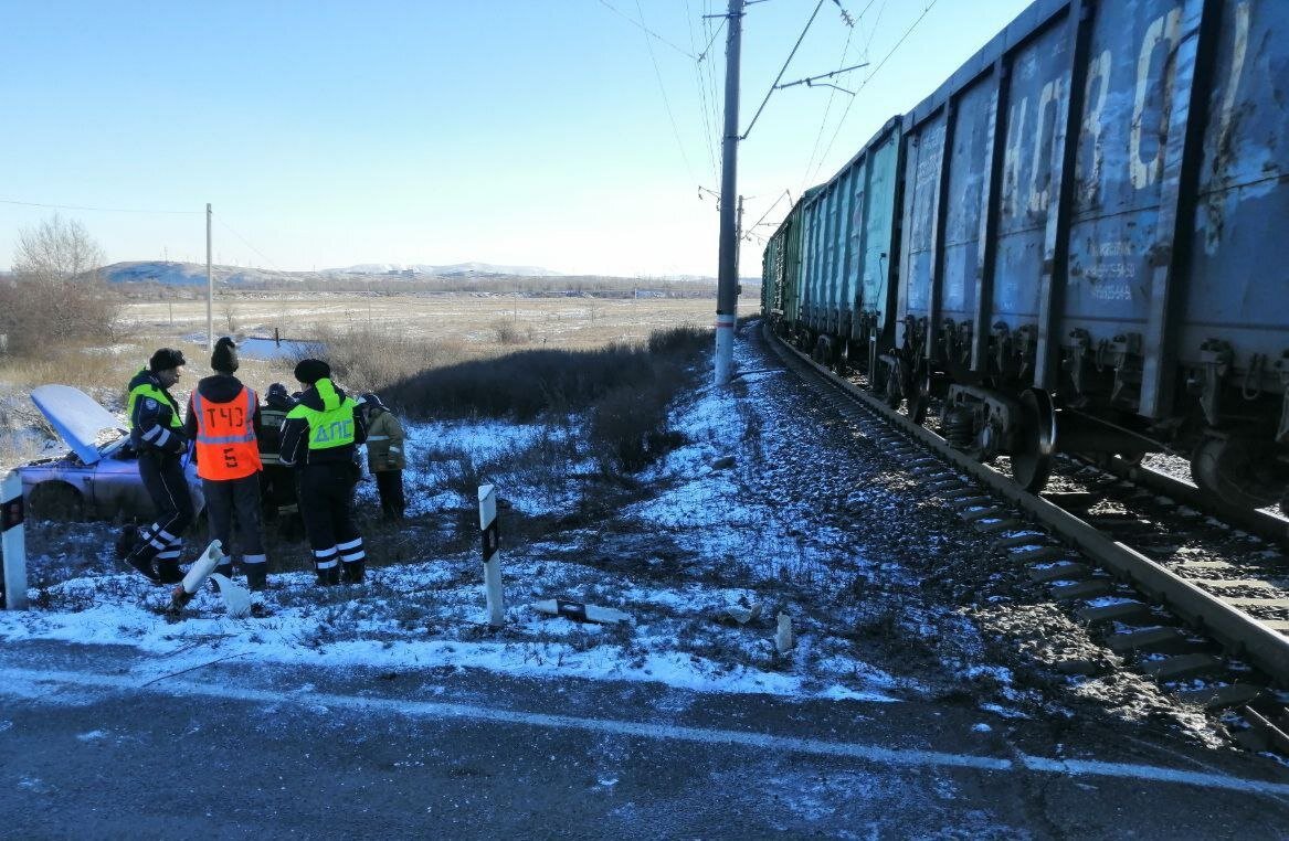 Поезд магнитогорск краснодар. Супряк. Поезд Магнитогорск. Поезд Магнитка.