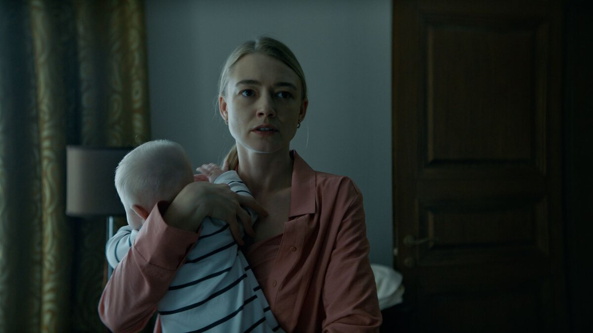 Оксана Акиньшина. Кадр из сериала "Контейнер-3".