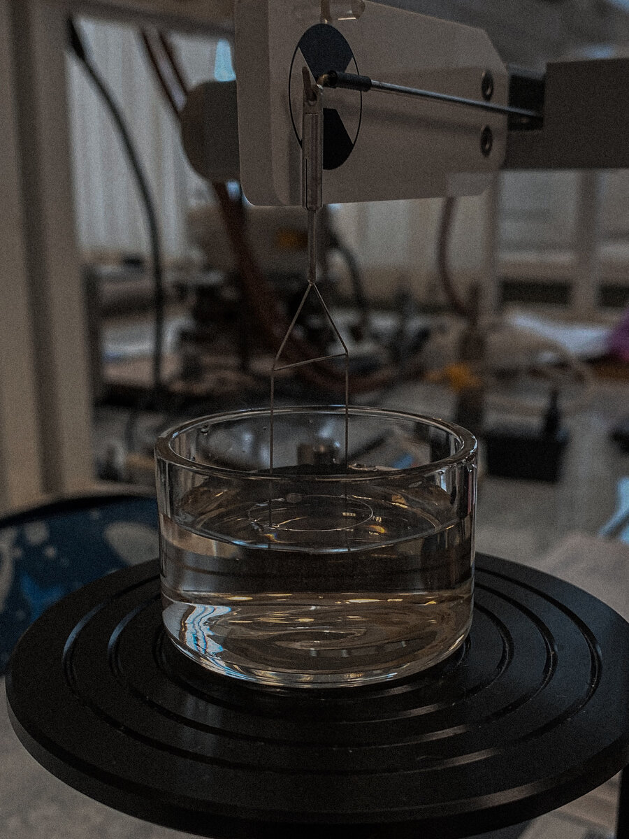 Измерение поверхностного натяжения методом отрыва кольца 