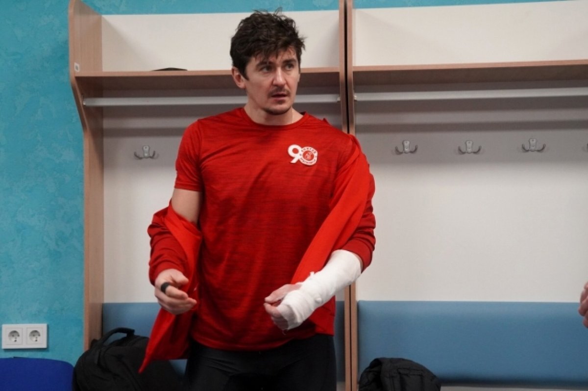    Игроки ХК «Енисея» Ломанов и Лопатин травмировались в матче с «Кузбассом»