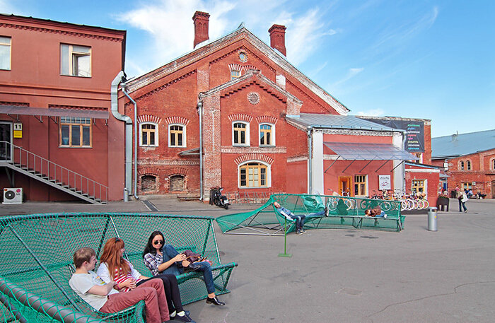    На территории «Винзавода». Фото: Сергей Соболев/Фотобанк Лори