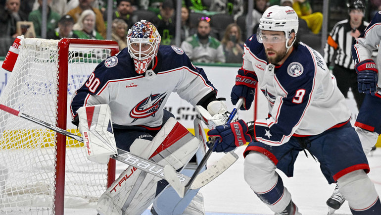    Вратарь «Коламбуса» Элвис Мерзликин и защитник Иван Проворов. USA Today Sports