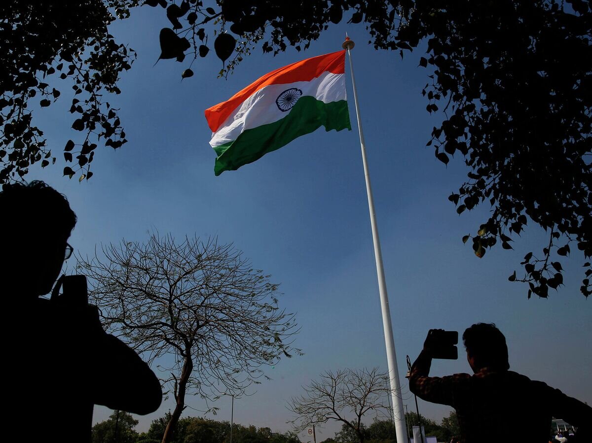 Сми индии. Флаг Индии. Безопасность США. Флаг Индии и России фото. Военный флаг Индии.