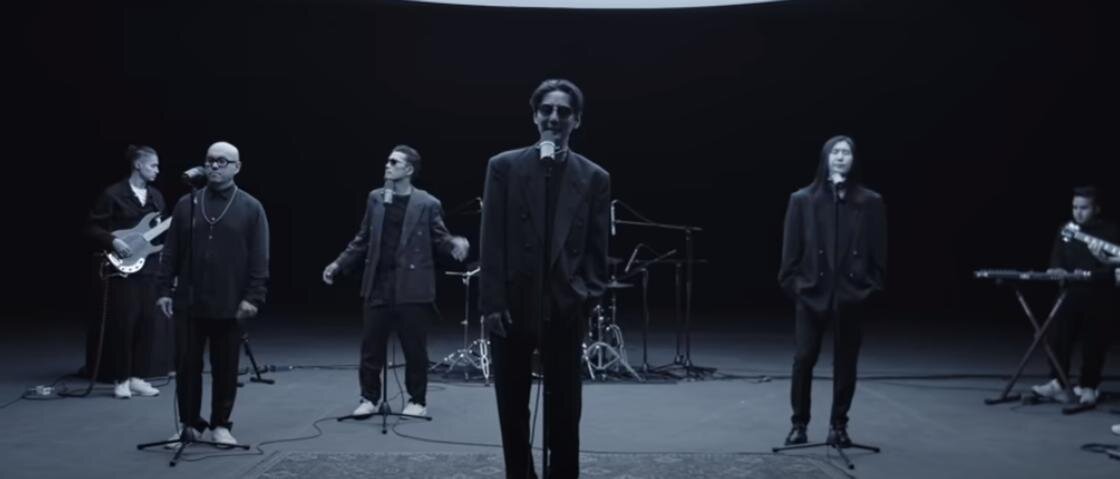    Кадр из клипа «Kesh meni | OYU Live» (2021):YouTube / OYU