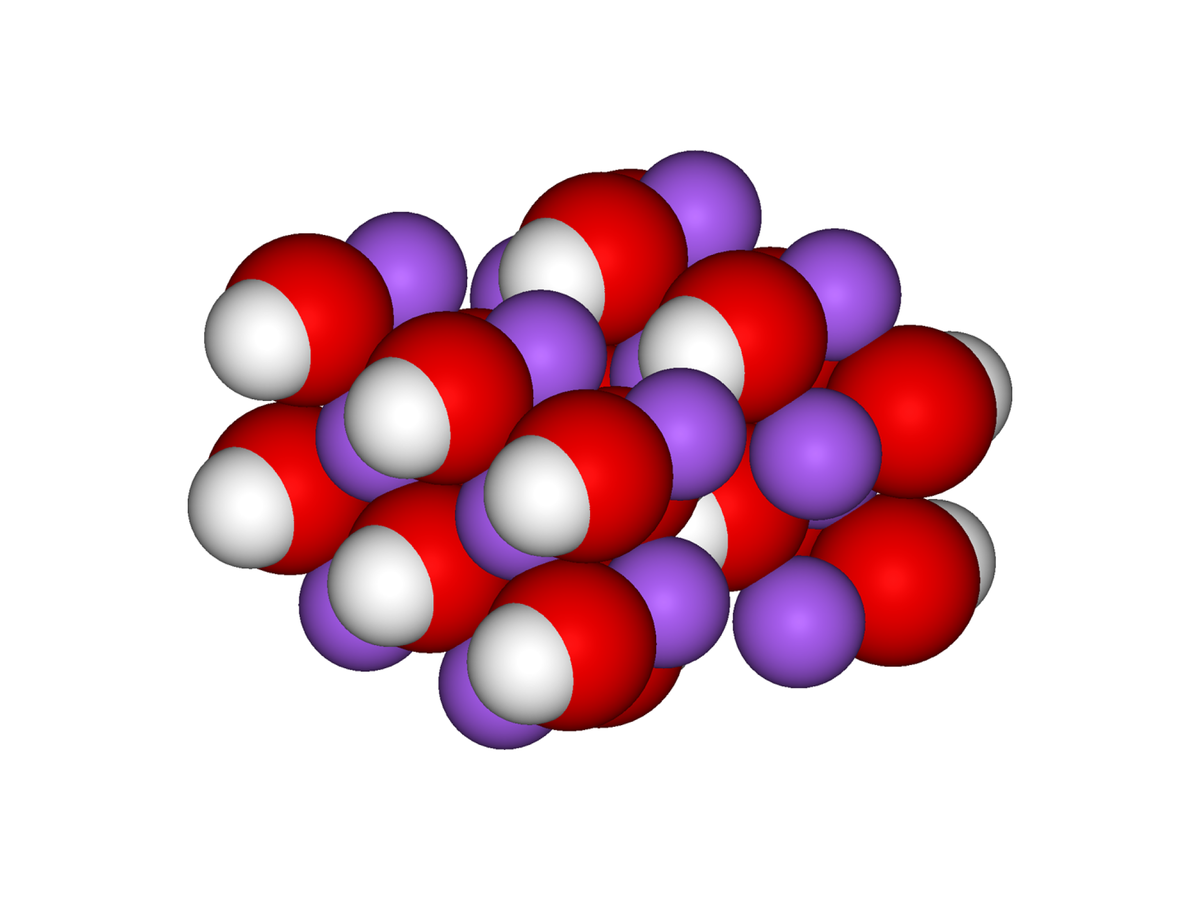 Кристалы гидроксида натрия
