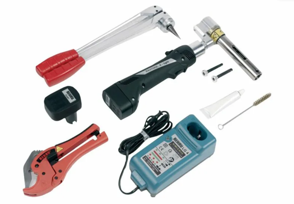 Основные инструменты для монтажа водяного тёплого пола