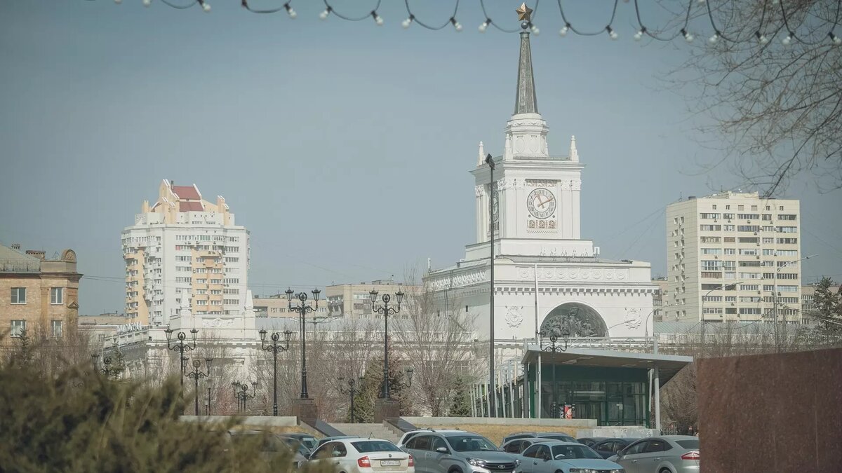     20 ноября в народный календарь вошел как Федотов день. В эту дату православные верующие вспоминают святого мученика Феодота Анкирского.