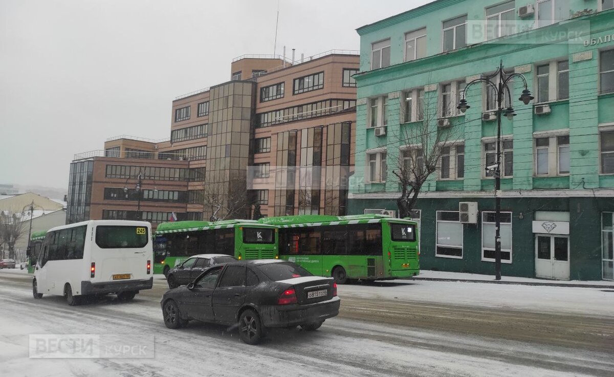    В Курске из-за снегопада 90% общественного транспорта идёт не по расписанию
