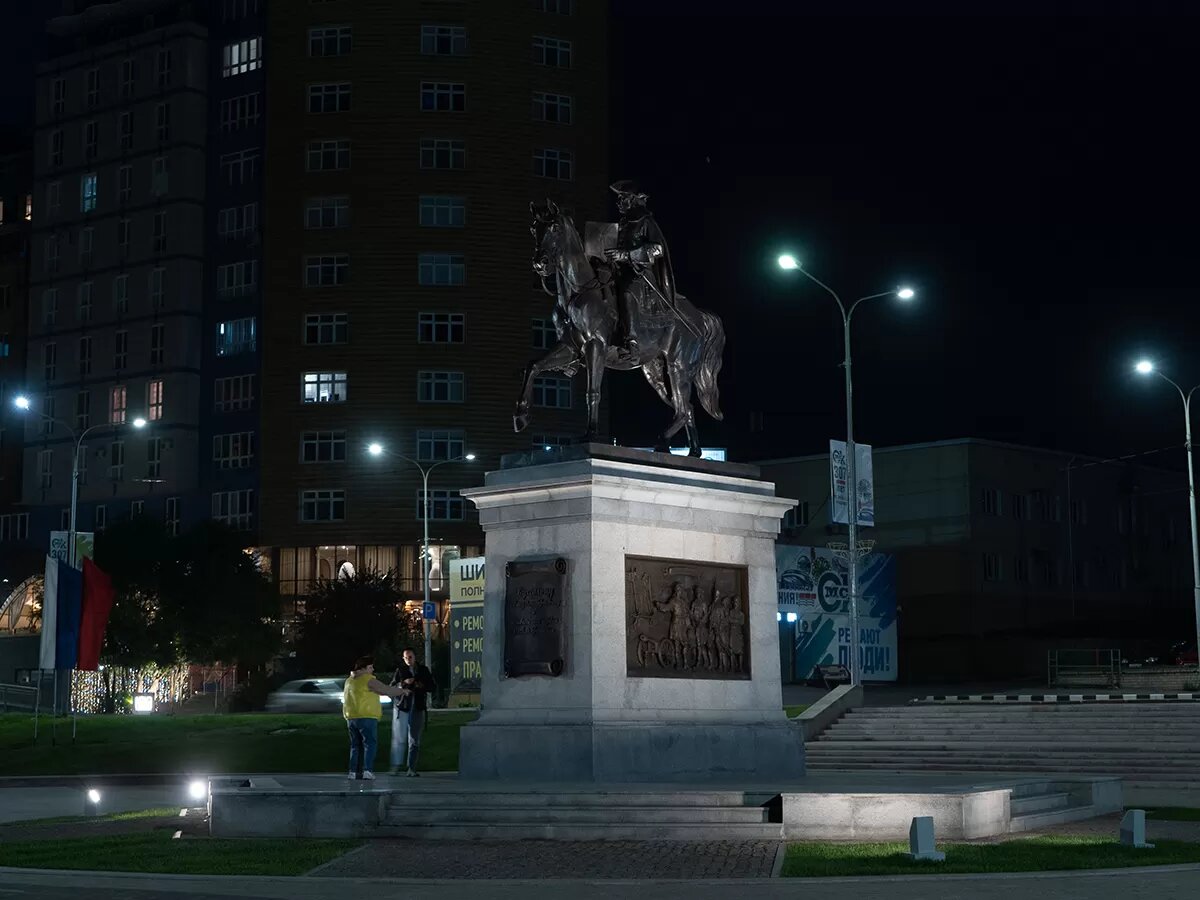 Основатель города уфа. Подсветка памятников. Подсветка памятников архитектуры