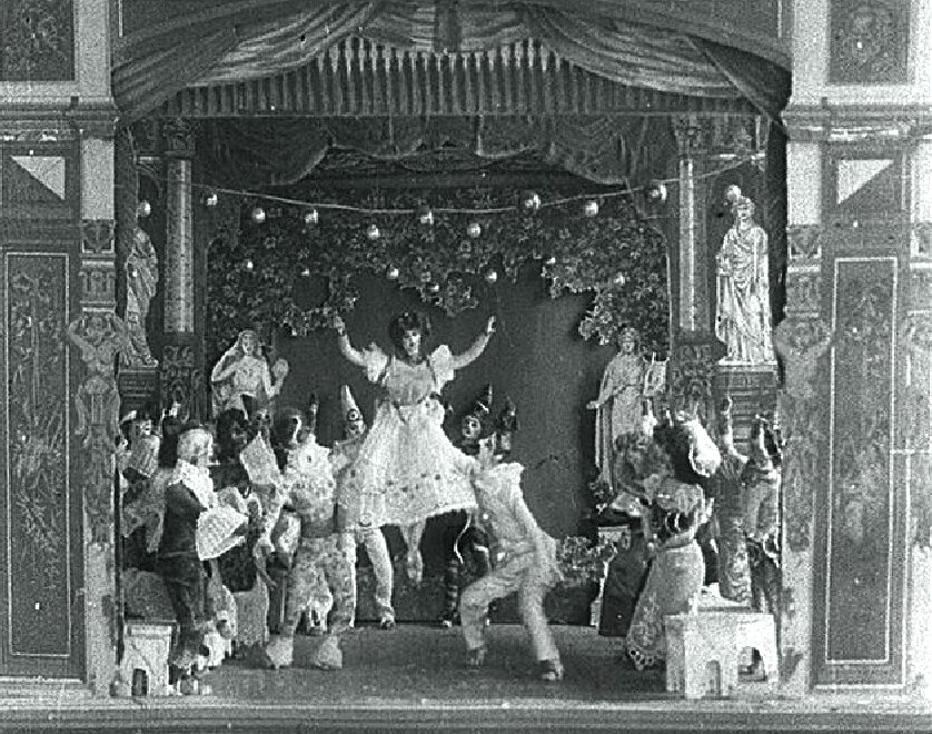 «Играющие в мяч клоуны», 1906. Фото: кадр из кукольного мультфильма