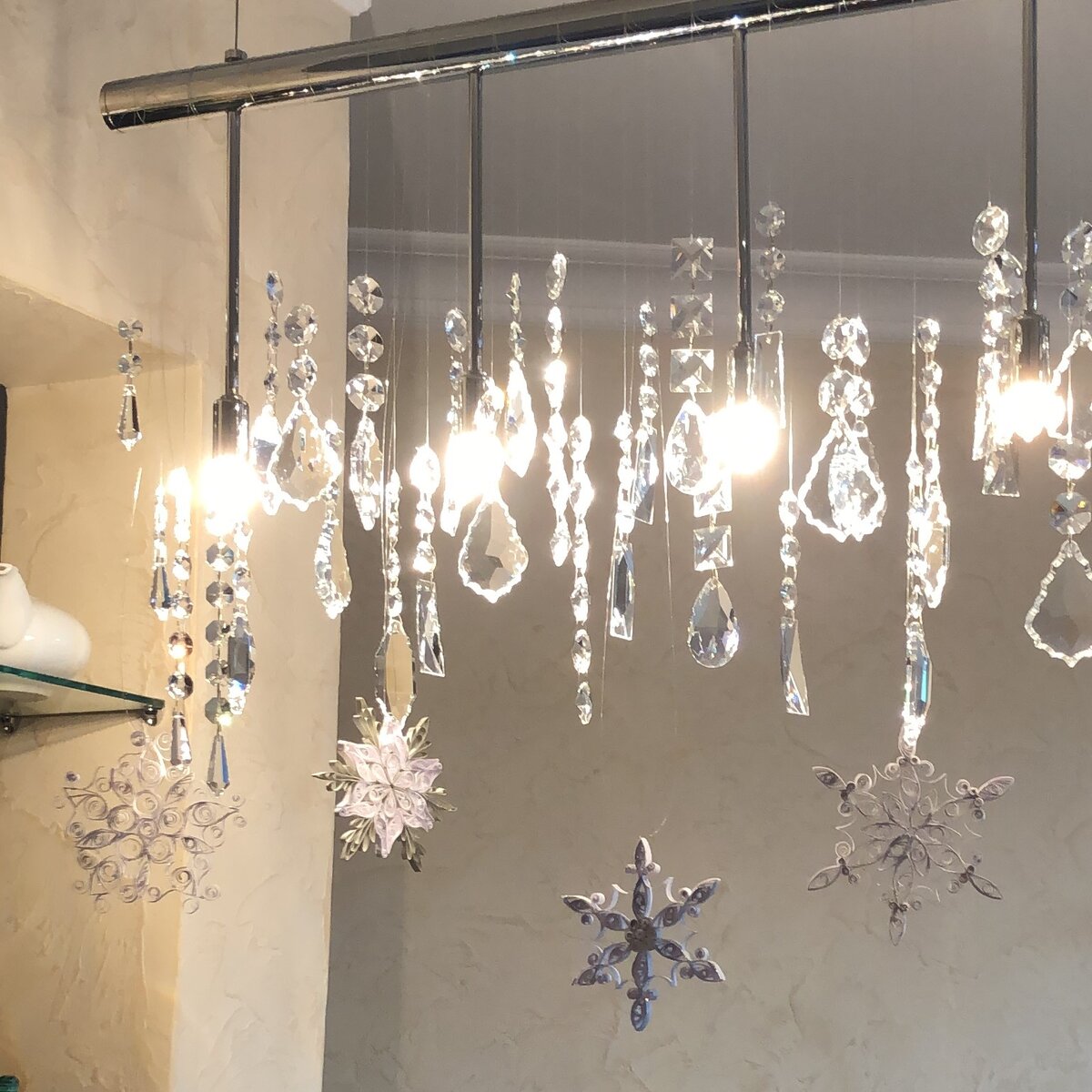 Бумажные снежинки в технике квиллинг