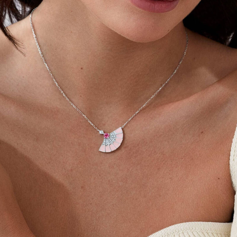 Колье Garrard из белого золота с турмалином, опалом и бриллиантами