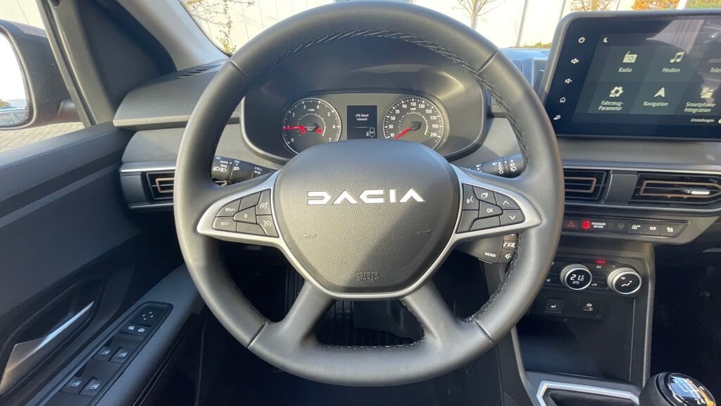 Вот такой новый Ларгус все ждут от АвтоВАЗа. Семь мест, объём багажника ...