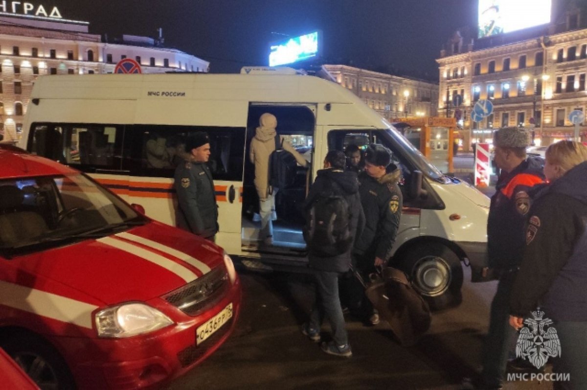    Ещё одну эвакуированную из сектора Газа семью встретили в Петербурге