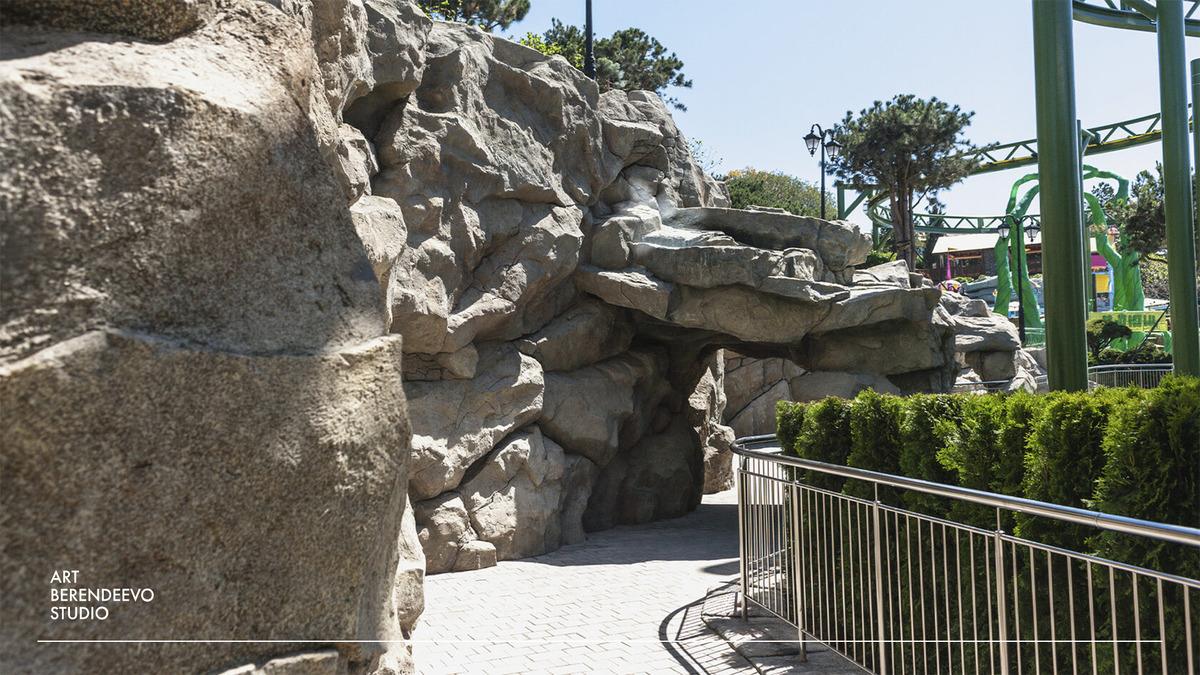 Оформление подпорных стен и создание арки в виде скал из архитектурного бетона, парк "Dreamwood" | ART BERENDEEVO STUDIO 