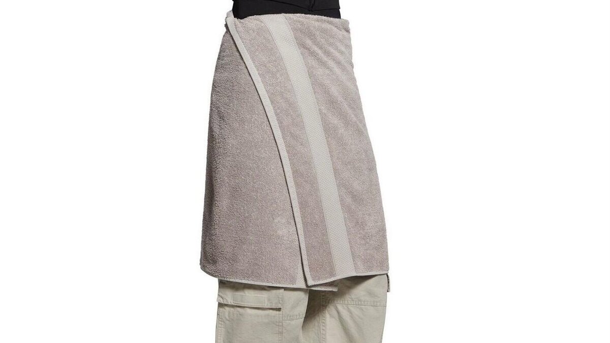    Balenciaga выпустила юбку-полотенце. Для чего это? © Социальные сети