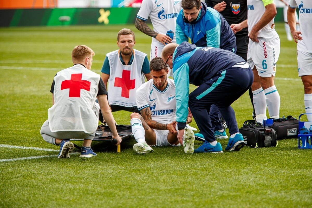 Pamsnusnu futbol. Разрыв крестообразной связки футбол.