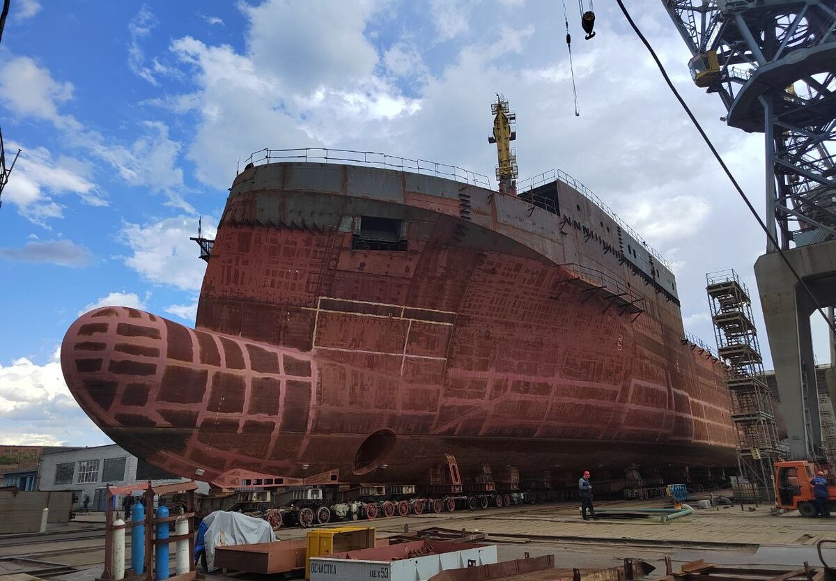 Сдачу большого морозильного рыболовного траулера Виктор Гаврилов перенесли / Янтарь