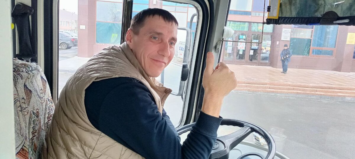 Наш замечательный водитель! Дмитрий Садкин! Ей Богу - место в титрах ему обеспечено!
