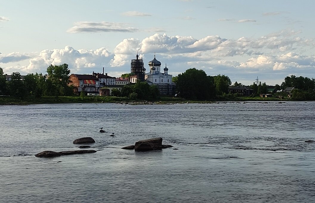 Вид на Благовещенский монастырь.