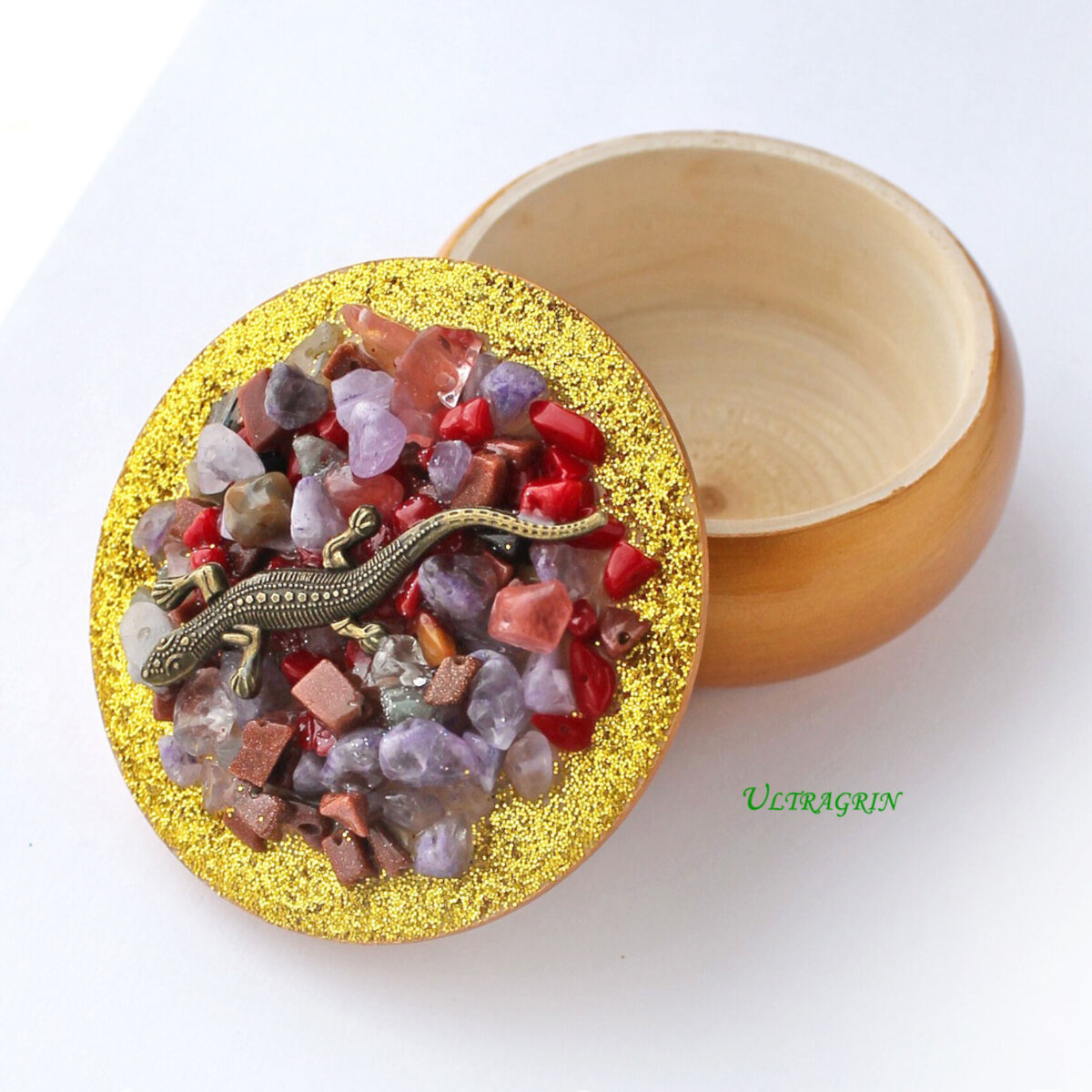 Ящерица металлическая, под бронзу.