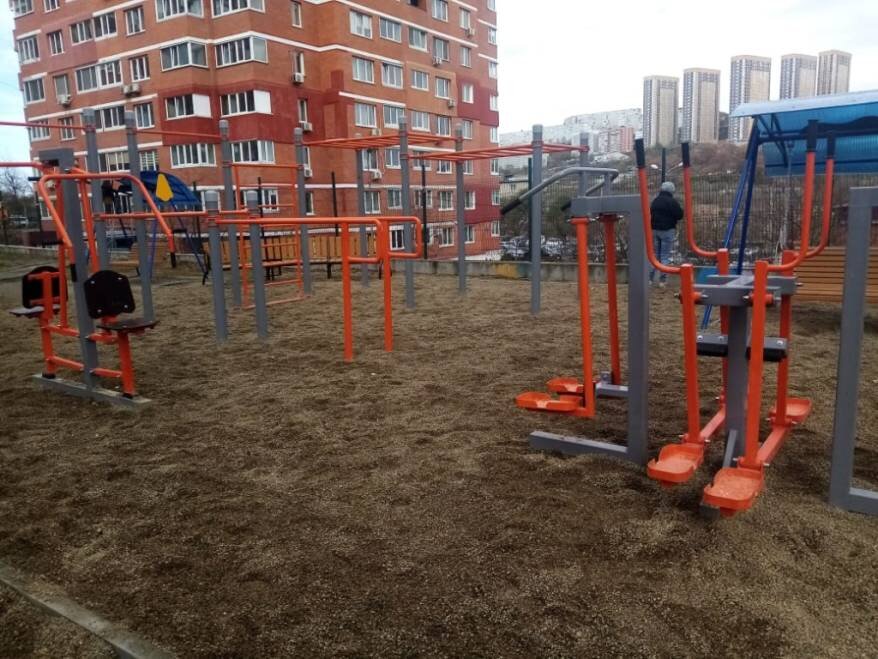 Спортивная площадка у бухты Тихой во Владивостоке