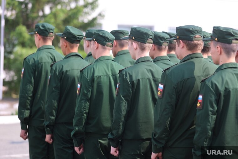    Российские власти щедро платят добровольцам на СВО, заявил Захар Прилепин