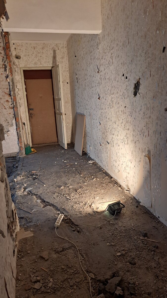 Коридор в ожидании ремонта