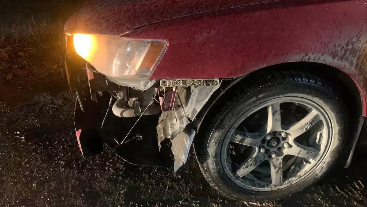     В Удмуртии 19 ноября в результате ДТП с автомобилями «Лада Гранта» и МАЗ пять человек оказались с травмами в больнице. Об этом сообщили в ГИБДД региона.