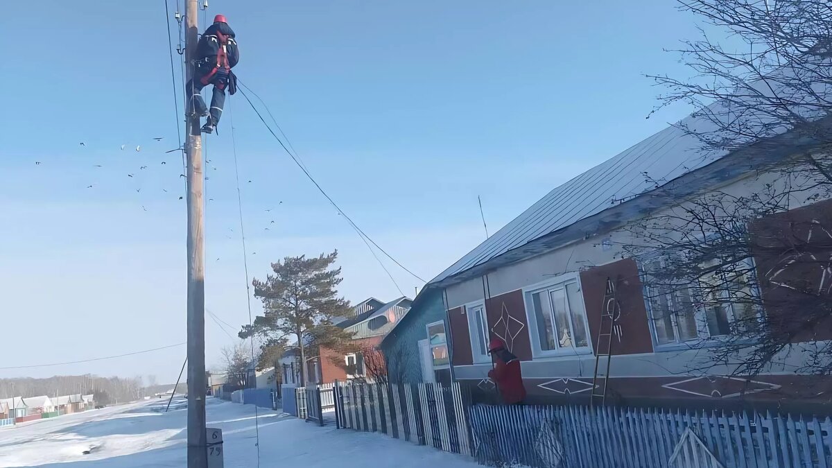 В 17 районах Омской области восстановили электроснабжение после мощной  метели | gorod55.ru | Дзен