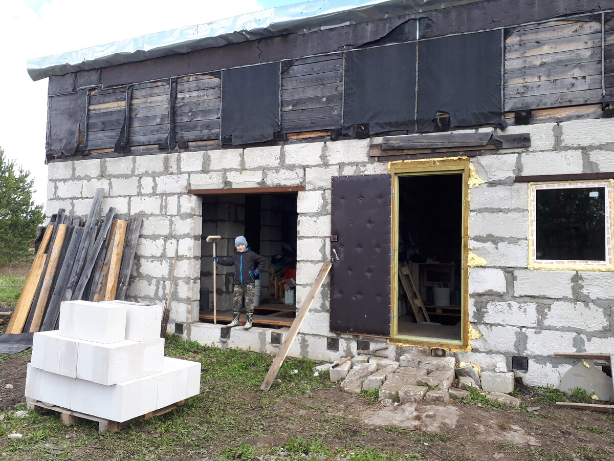 Старший сын пришел на помощь