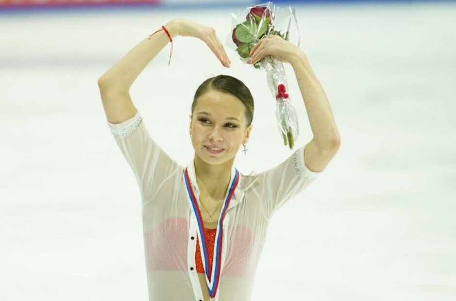 фигуристки россии. ксения гущина фигуристка. российские звезды парного фигурного катания. катание на льду. гран-при по фигурному катанию.