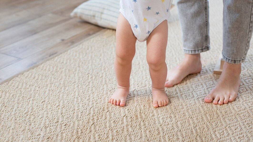 Формирование стопы у ребенка. Step Kids дети. Baby Walking. Какие должны быть ноги у новорожденного.