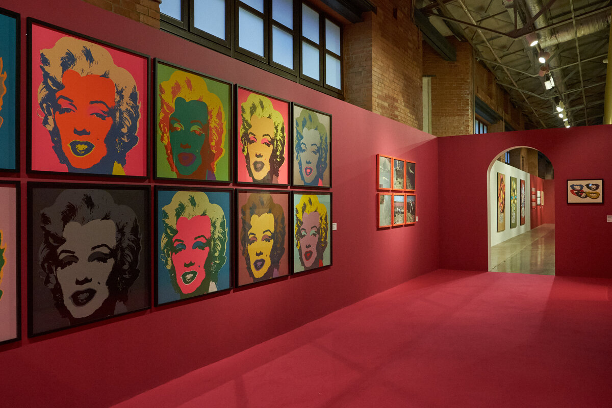 Фрагмент экспозиции «Тинькофф Город: Энди Уорхол и русское искусство». 2023 Фото: Еврейский музей и центр толерантности
Источник: aki-ros.ru

