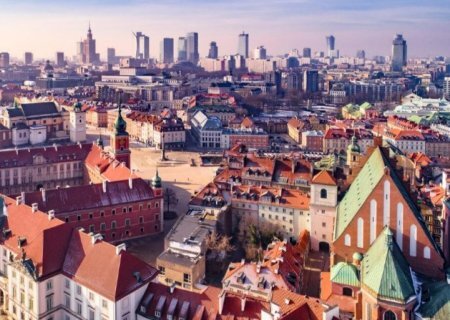    Большинство поляков считают, что их правительство должно экономить на себе