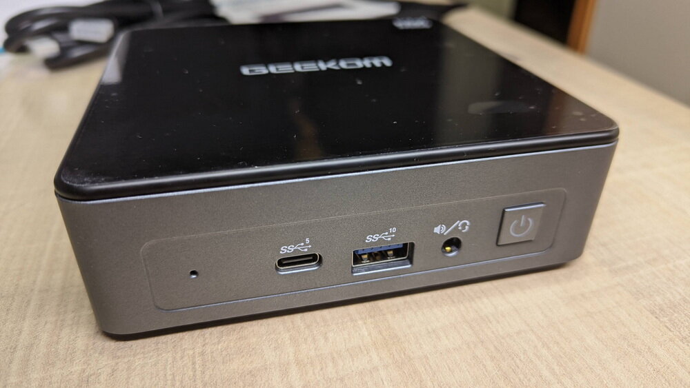 Geekom mini air 11. Неттоп geekom. Geekom мини фотографии. Неттоп geekom. Geekom mini it11 купить.