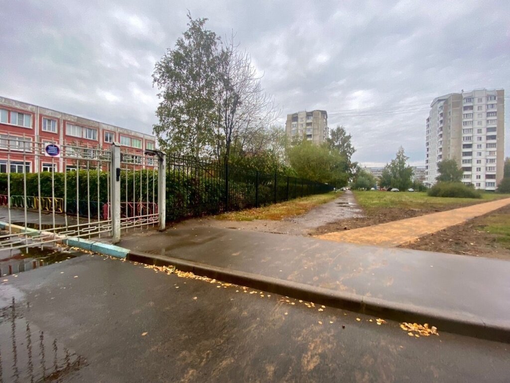 В Твери построена новая дорога к школе