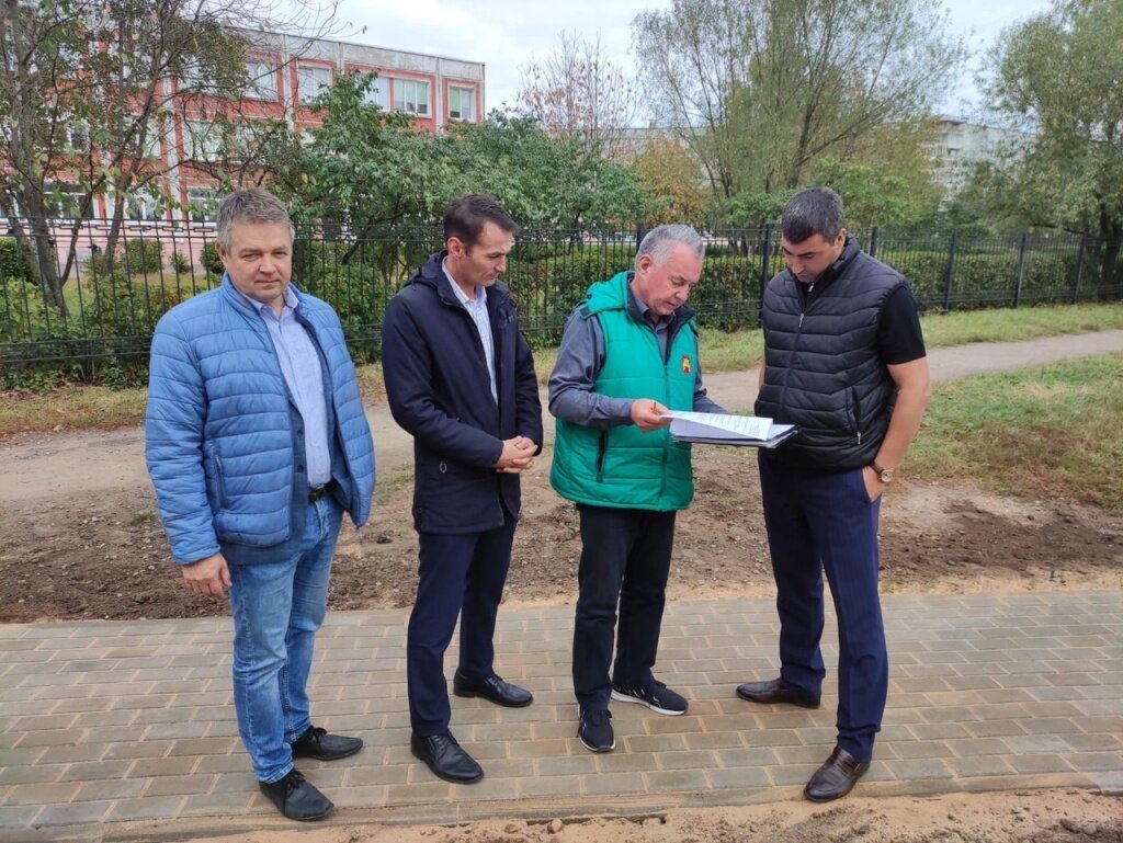 В Твери построена новая дорога к школе