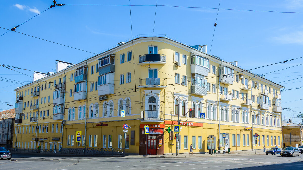 Фрунзе, 65 / Венцека, 45 и Венцека, 47 (слева)