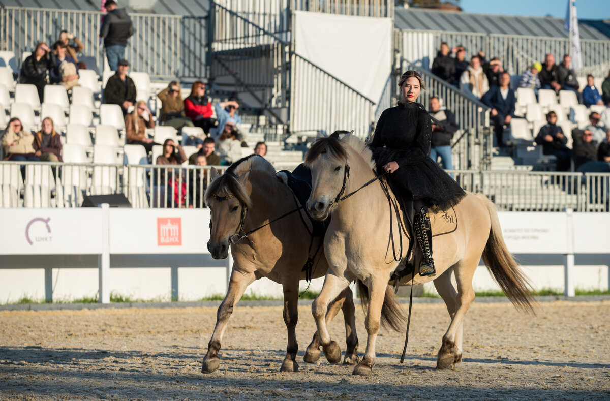 Фото Полины Лурье: Нина Принц и норвежские фьорды