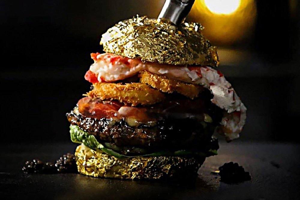 Самый дорогой гамбургер в мире. Самый дорогой бургер. Самый дорогой бургер в мире. Самый дорогой бургер. Самый дорогой бургер в мире.