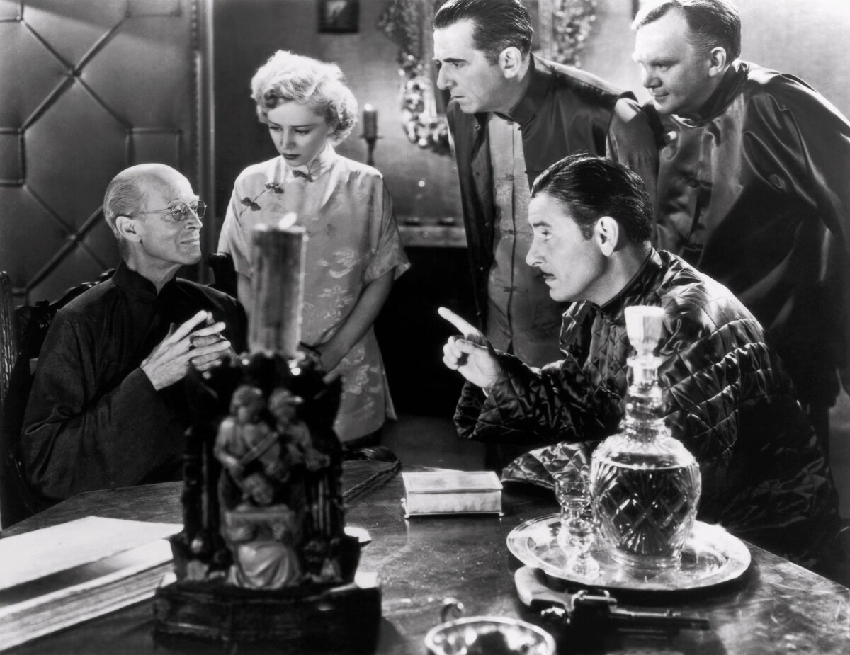 Кадр из фильма "Потерянный горизонт" (1937)