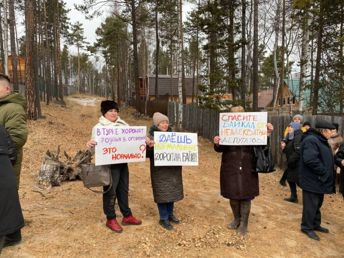 Фото: телеграм-канал Информ Полис. Жители прибайкальских деревень Бурятии встретили депутата Фетисова холодно
