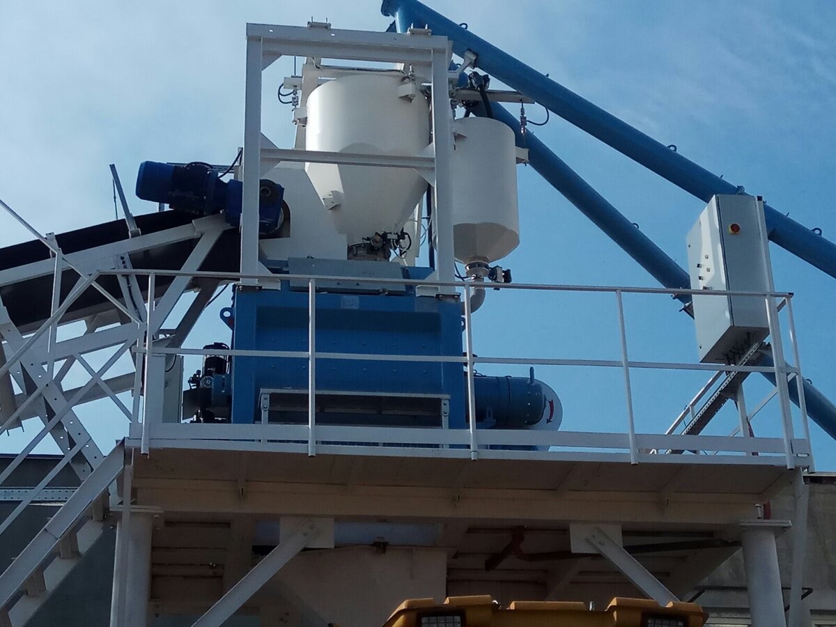 Рис. 2. Общий вид дозаторно-смесительного блока