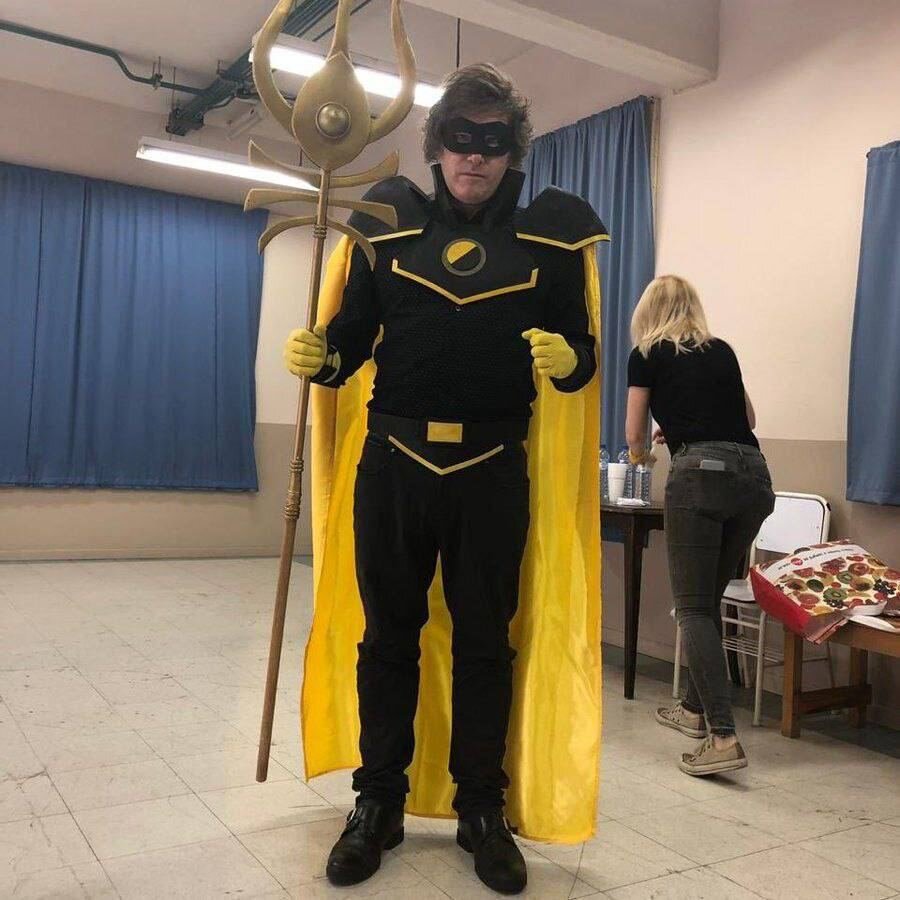 Да, это действительно президент Аргентины. Не фейк.